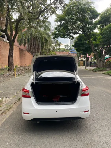 Nissan Sentra 1.8 B17 Advance