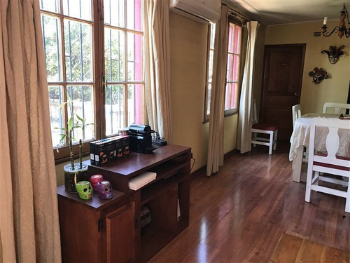Casa En Venta De 4 Dorm. En La Reina