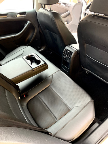 Volkswagen Jetta 2.0 Comfortline Flex 4p Automática