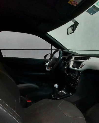 Imagen 7 de 12 de Citroën Ds3 1.6 Sport Chic