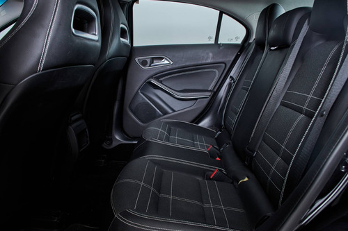 Imagen 11 de 15 de Mercedes Benz 2014 A 200 Blueefficiency Urban L/13