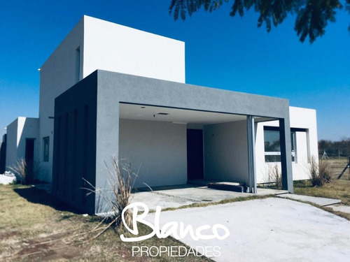 Casa  En Venta En Puertos, Escobar, G.b.a. Zona Norte