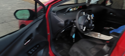 Toyota Prius 1.8 Base Cvt