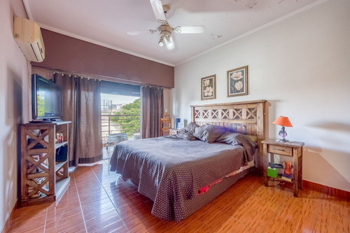 Venta Casa 5 Dormitorios En Boedo Cochera Patio