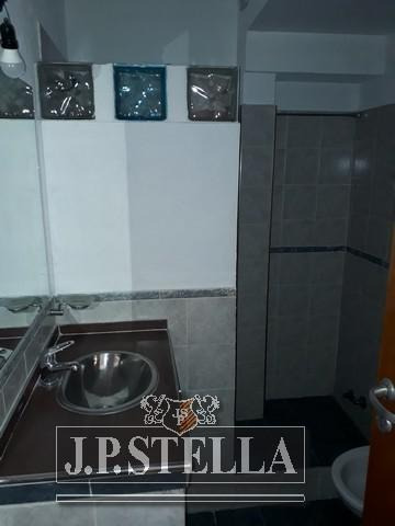 Imagen 21 de 30 de Edificio Galpon Comercial, 4 Dptos 2 Ambientes Y 2 Dptos 3 Ambientes - Venta En Block - Haedo