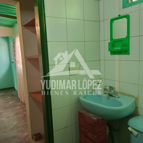 Amplio Anexo Amoblado Ubicado En La Cooperativa, Maracay Edo. Aragua.