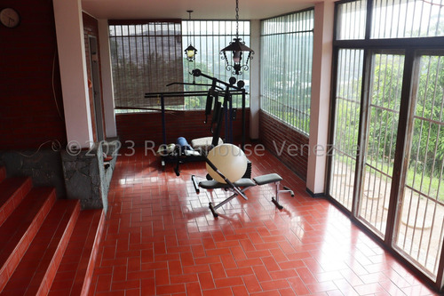 Se Vende Casa Con Potencial Baruta Yf