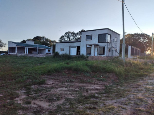 Terreno En Venta, 600 M2, Esquina Corrientes, A 100m Del Rio