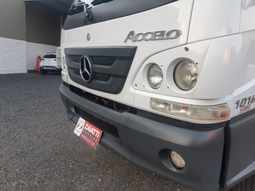Imagem 4 de 14 de Mb Accelo 1016 Ano 2013 Modelo 2013 No Chassis