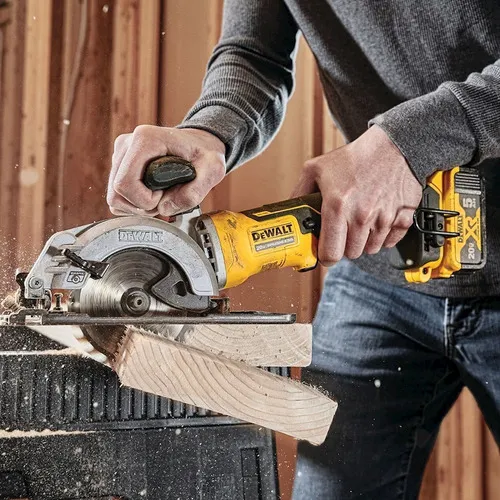 Sierra Circular 4 1/2 Max Atomic Dewalt DCS571B
