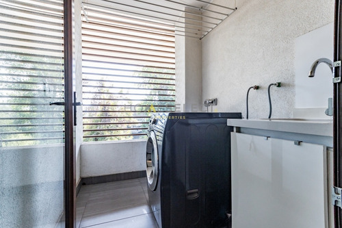Amplio Penthouse Con Terraza Panorámica, 3 D + Escritorio