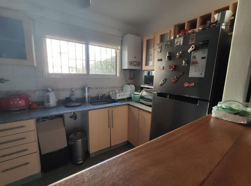 Imagen 5 de 13 de San Isidro - Excelente Departamento De 3 Amb En Dúplex Con Cochera Descubierta!!