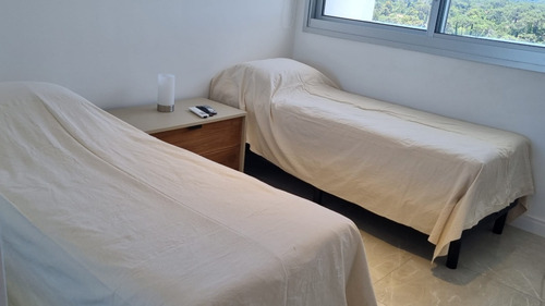 Imagen 18 de 28 de Alquiler Temporario De Apartamento De 3 Dormitorios En Edificio Miami Boulevard Ii - Punta Del Este, Mansa