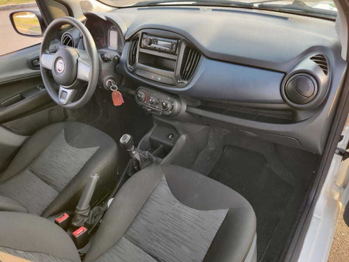 Imagem 13 de 15 de Fiat Uno Attractive 1.0 2019