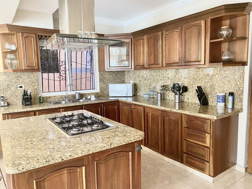Casa En Venta En Cerros De Altos De Arroyo Hondo Lll De 4 Habitaciones