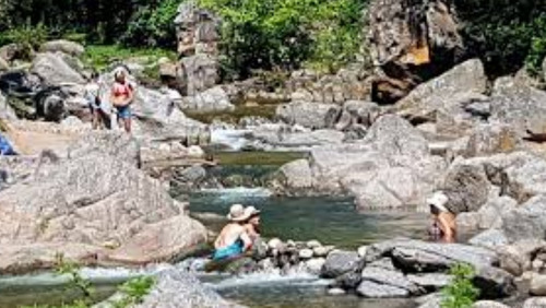 Casa En Las Sierras Chicas De Córdoba/ Agua De Oro/forestada, Cerca Al Rio. Zona Tranquila, Muy Segura A 30 Min De Córdoba