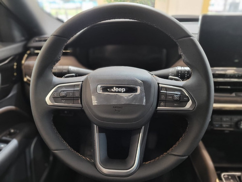 Imagen 10 de 17 de Jeep Commander Overland 2023 0km