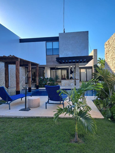 Casa En Venta Mérida, Tixcuytún, Con Más De 1500m2 De Terren