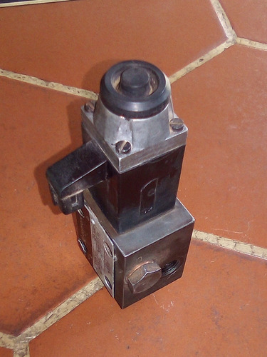 Electrovalvula Selenoide Bloqueo 4x4 Tractor Belarus Rh06101 (Usado)