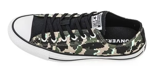 Converse grises con verde top