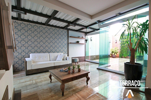 Acrc Imóveis - Apartamento À Venda, Com Amplo Terraço, 03 Dormitórios Sendo 01 Suíte E 02 Vagas De Garagem. - Ap01219 - 32143020