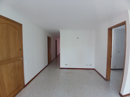 Apartamento En Arriendo Ubicado En Medellin Sector Laureles (22896).