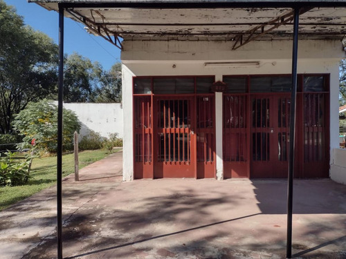 Local - Villa Parque Siquiman