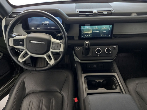 Land Rover Defender 2021