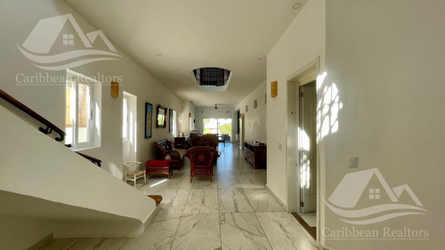 Casa En Venta En Isla Dorada Cancun