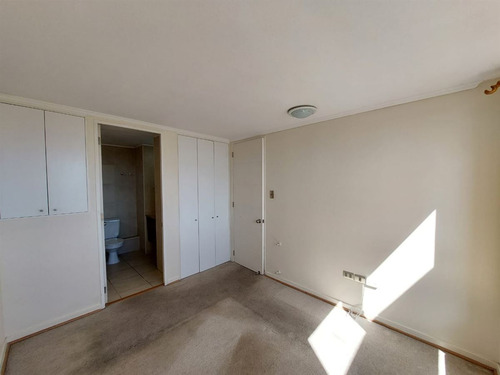 Depto En Arriendo De 2 Dorm 2 Baños. Lomas San Andres
