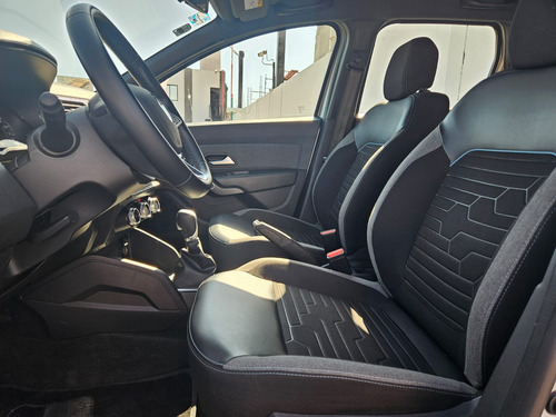 Renault Duster 5p Iconic L4/1.3/T Aut