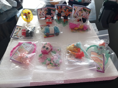 Kinder Sorpresa Figuras Navidad Natoons Minion Varios (Usado)