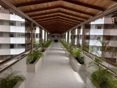 Apartamento Con Terraza En Venta Lomas De La Trinidad A 300metros De La Redoma De Las Minas 