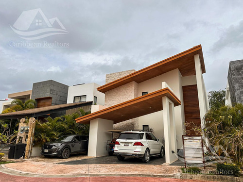 Casa En Venta En Lagos Del Sol Cancun