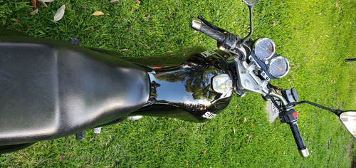 Suzuki En 125