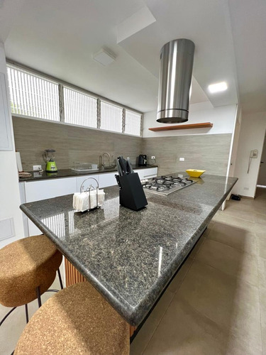 Se Alquila Apartamento Duplex En Alta Florida