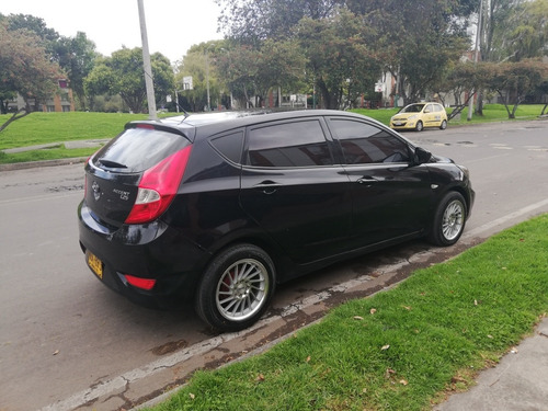 Hyundai I25 2012