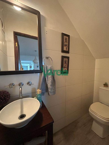 Imagen 12 de 15 de Venta Casa Malvin 3 Dorm, 2 Baños, Estufa, Fondo, Pisicina, Parrilleo Y Gge. Con Renta