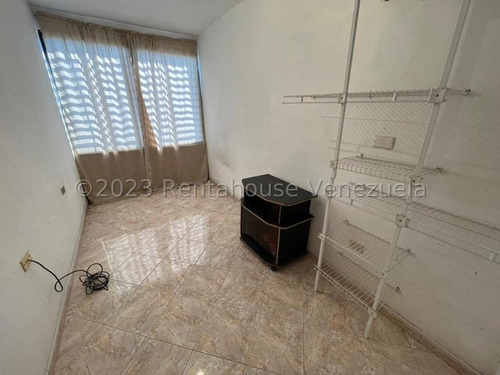 Edgar Centeno, Profesional Inmobiliario, Vende Townhouse, Altos De La Esmeralda, #23-26227