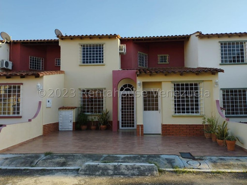 Casa Duplex En Venta En La Piedad Cabudare Lara, Rc