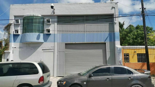 Imagen 4 de 10 de Venta De Bodega En Sm 240 Cancun Con 350m2