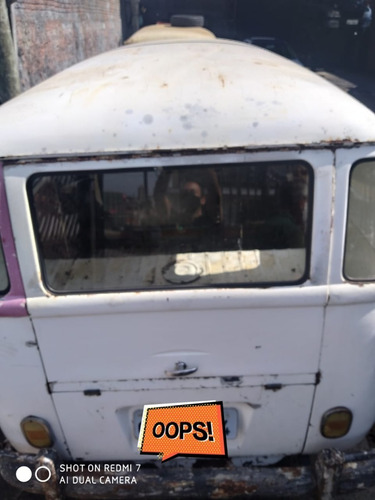 Volkswagen Kombi 6 Portas