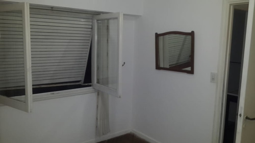Imagen 18 de 19 de Depto. 2 Amb. Y Medio. 2 Baños. Remodelado A Nuevo. Buena Ubicación.