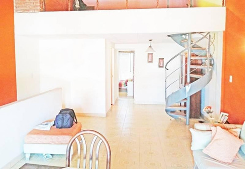 Imagen 3 de 11 de Ph 3amb En 1º Piso Con Amplio Patio Y Balcon . Entrada Independiente.