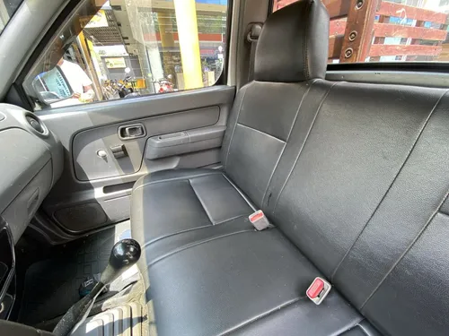 Nissan Np300 Frontier 2.4 Estacas 2013