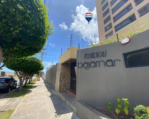 Re/max 2mil Vende Apartamento En El Conjunto Residencial Bajamar, Avenida Bolívar. Isla De Margarita, Estado Nueva Esparta  