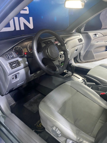 Imagen 5 de 8 de Mitsubishi Lancer