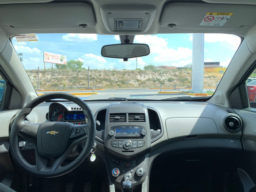 Imagen 10 de 12 de Chevrolet Sonic 2016 1.6 Lt Mt