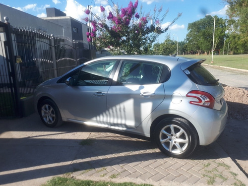 Peugeot 208 1.5 Allure Touchscreen 2016