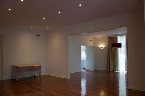 Departamento En Desarrollo Arquitectónico Girault